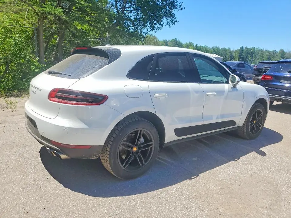 2015 PORSCHE MACAN S  