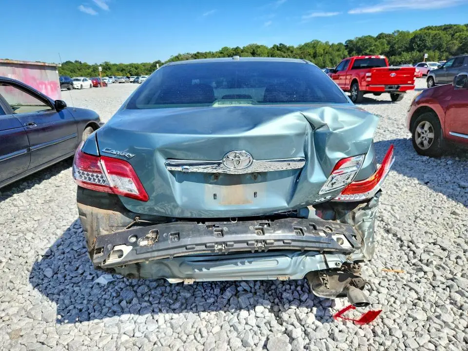2010 TOYOTA CAMRY XLE  