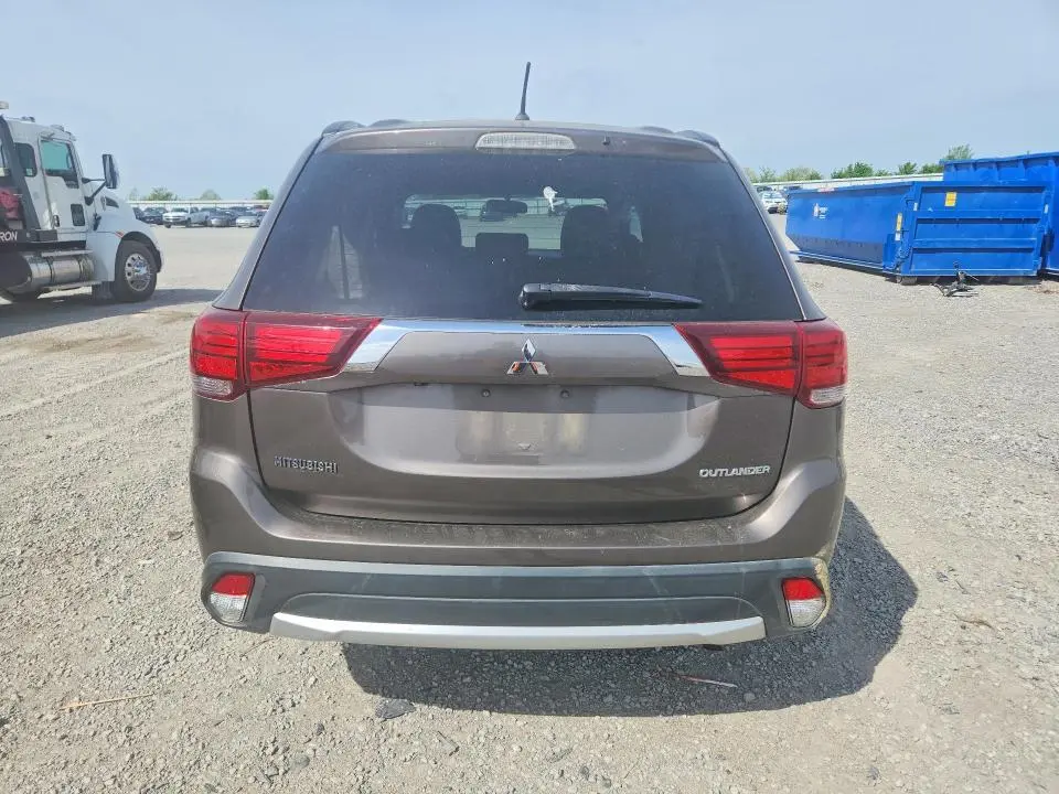 2016 MITSUBISHI OUTLANDER SE  