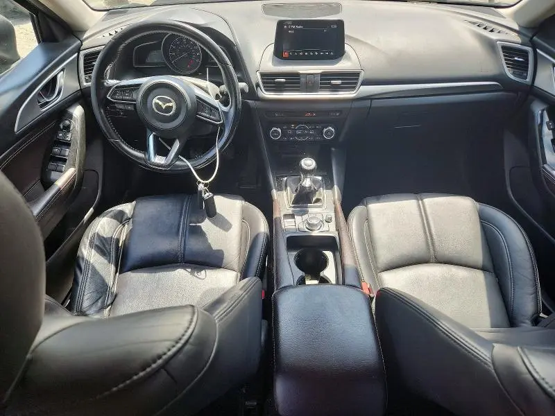 2017 MAZDA 3 TOURING  