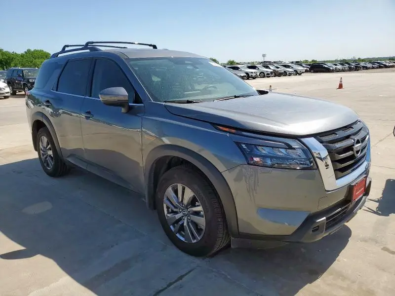 2024 NISSAN PATHFINDER SV  