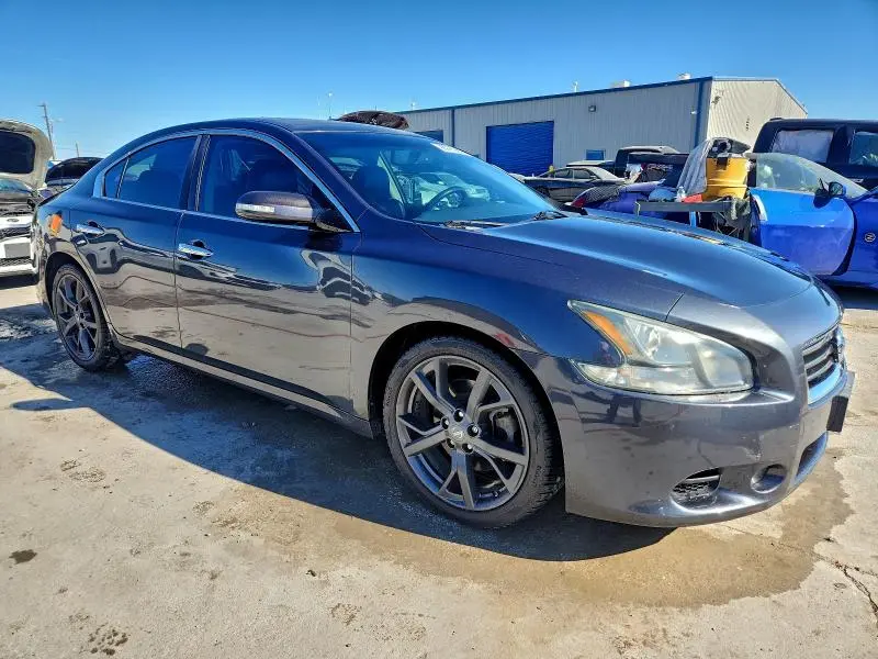 2013 NISSAN MAXIMA S  