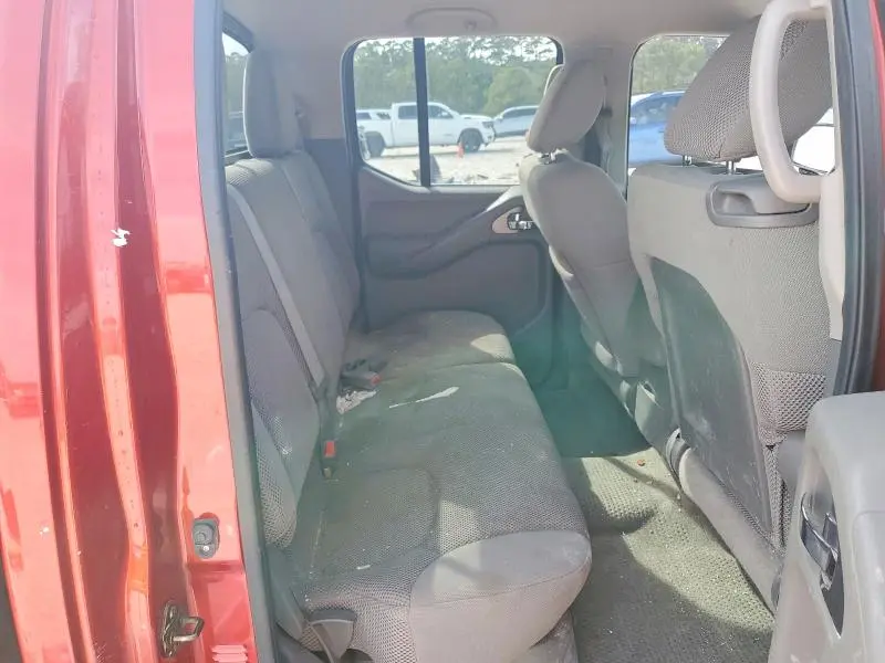 2014 NISSAN FRONTIER S  