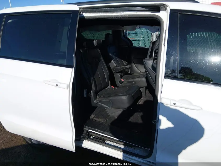 2019 CHRYSLER PACIFICA TOURING L PLUS