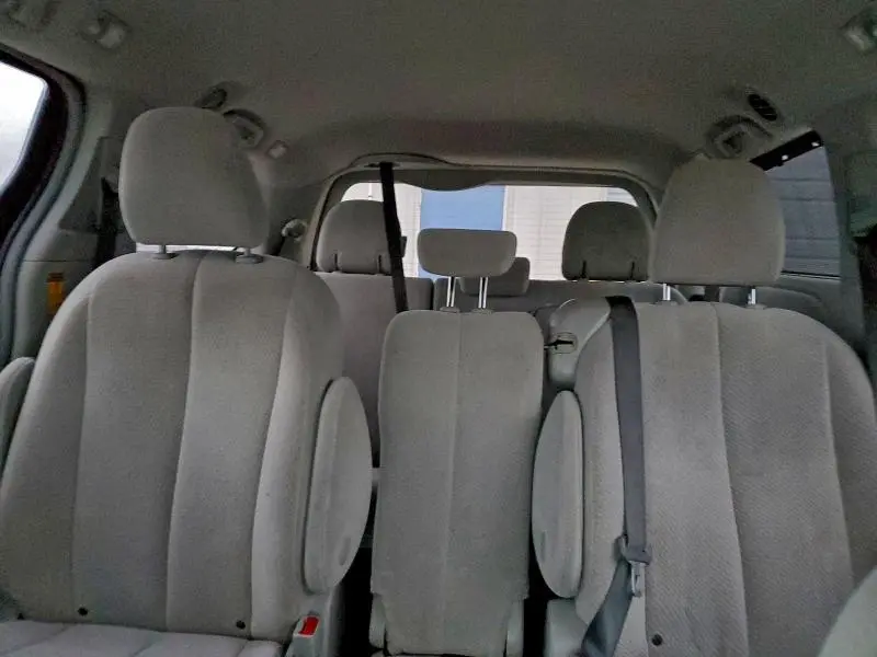 2014 TOYOTA SIENNA LE  