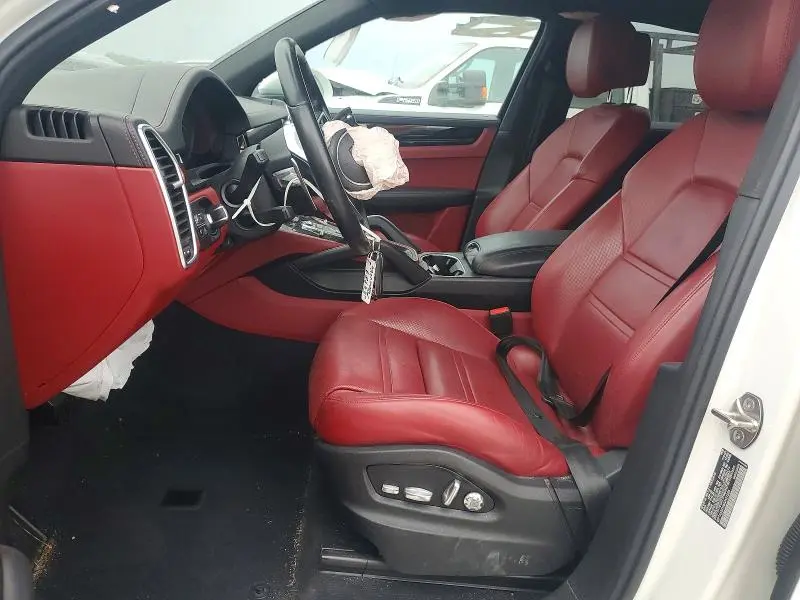 2021 PORSCHE CAYENNE   