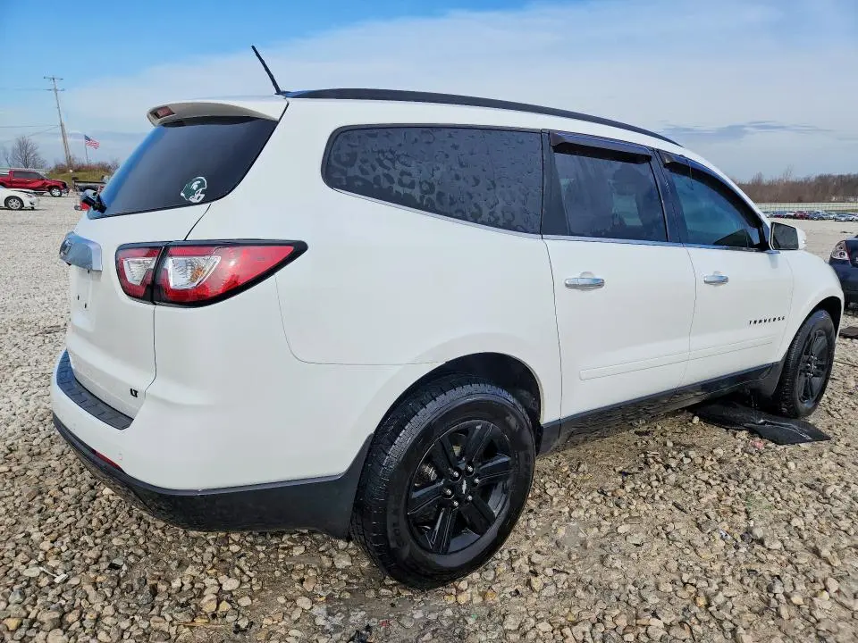 2017 CHEVROLET TRAVERSE LT  