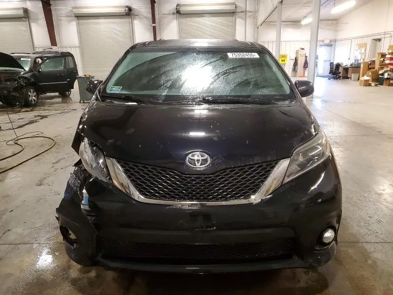 2015 TOYOTA SIENNA SPORT  