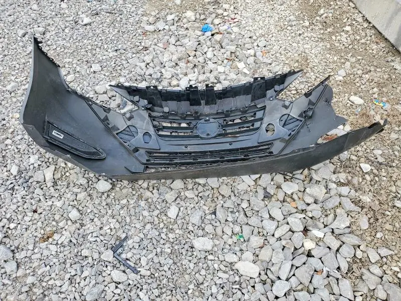 2023 NISSAN VERSA SV  