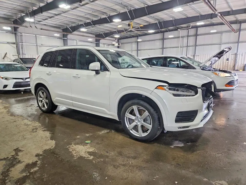 2021 VOLVO XC90 T6 MOMENTUM  