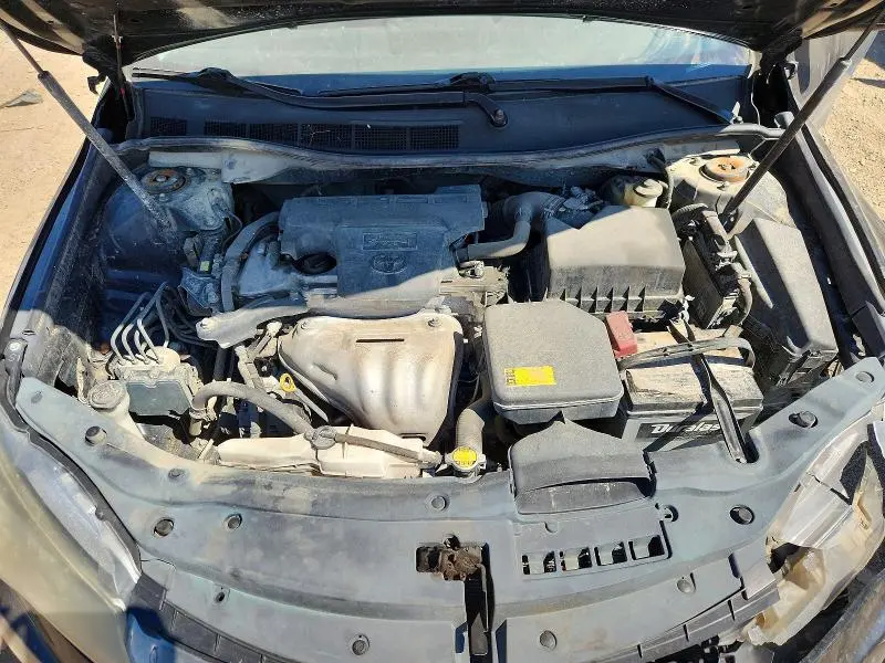 2015 TOYOTA CAMRY SE  