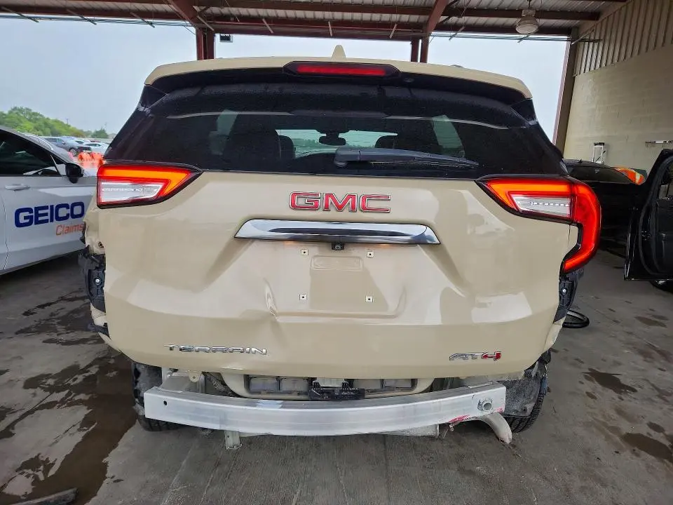 2022 GMC TERRAIN AT4  