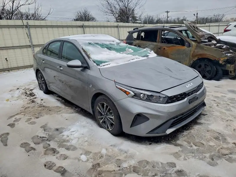 2024 KIA FORTE LX  