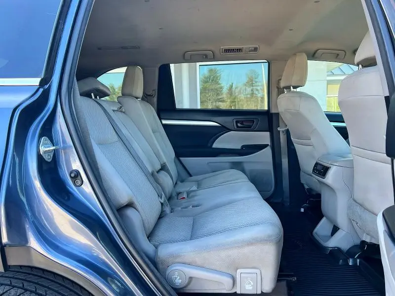 2018 TOYOTA HIGHLANDER LE  