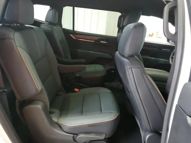 2025 GMC ACADIA AT4  