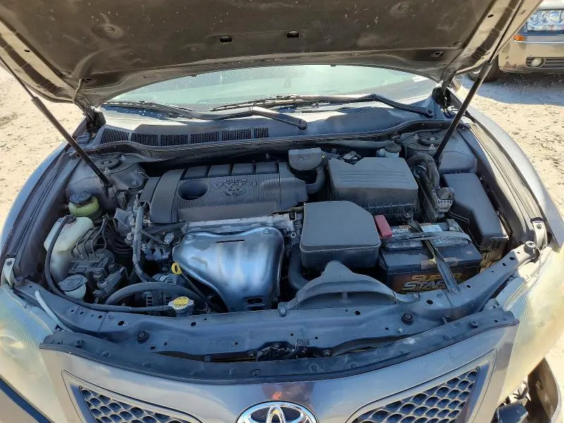 2011 TOYOTA CAMRY SE  