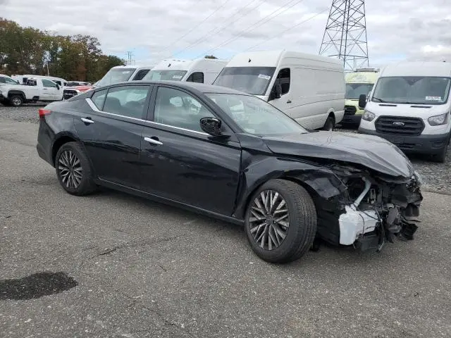 2023 NISSAN ALTIMA SV  