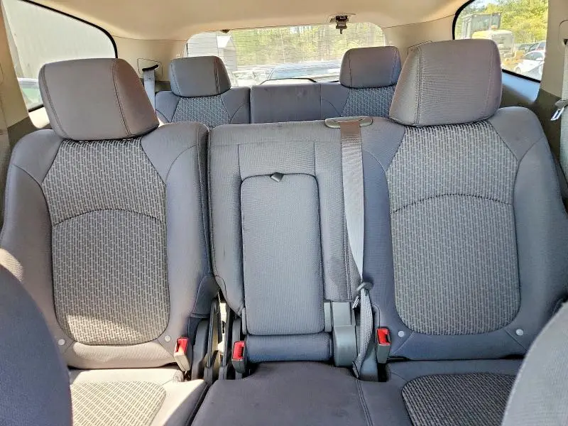 2010 CHEVROLET TRAVERSE LS  
