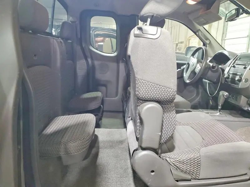 2012 NISSAN FRONTIER SV V6  