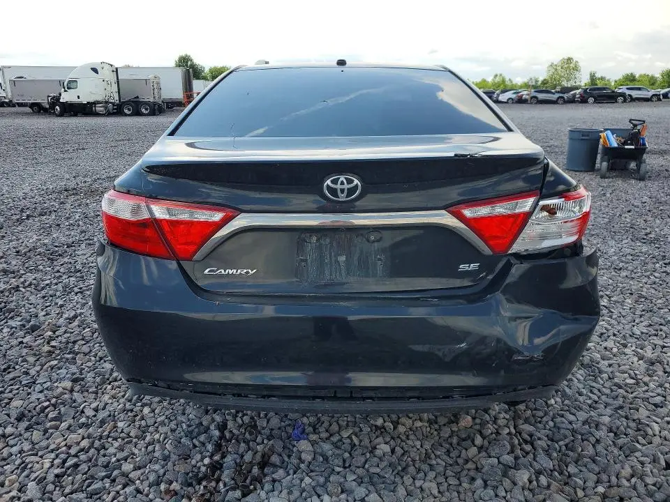 2017 TOYOTA CAMRY SE  
