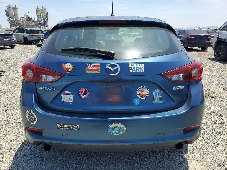2018 MAZDA 3 TOURING  