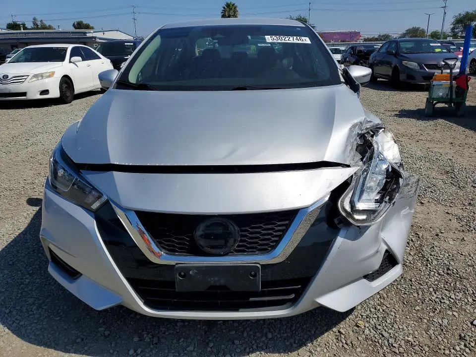 2020 NISSAN VERSA SV  