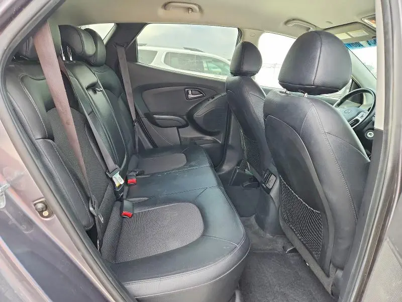 2015 HYUNDAI TUCSON SE  