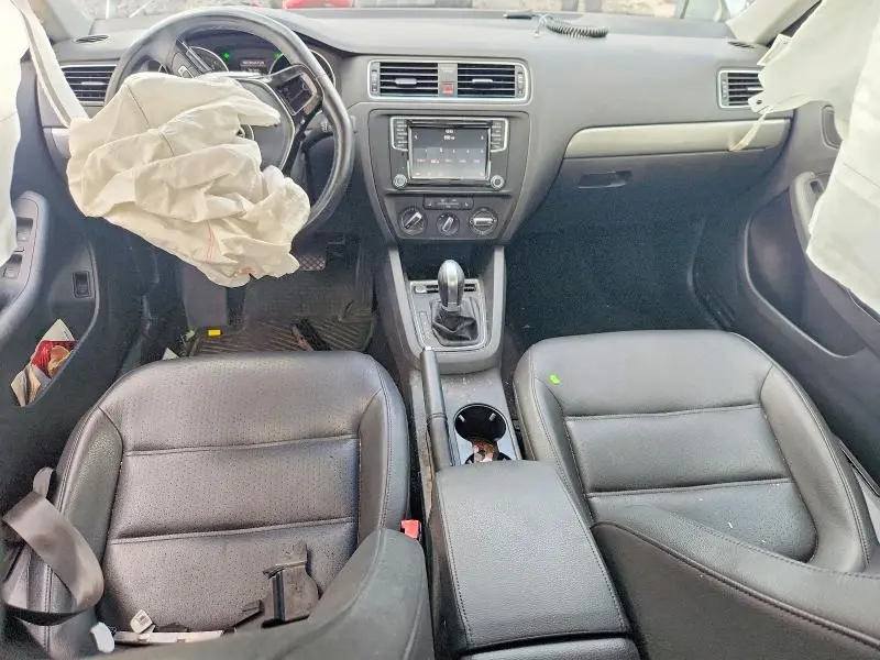 2018 VOLKSWAGEN JETTA SE  