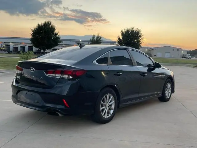 2018 HYUNDAI SONATA SE  