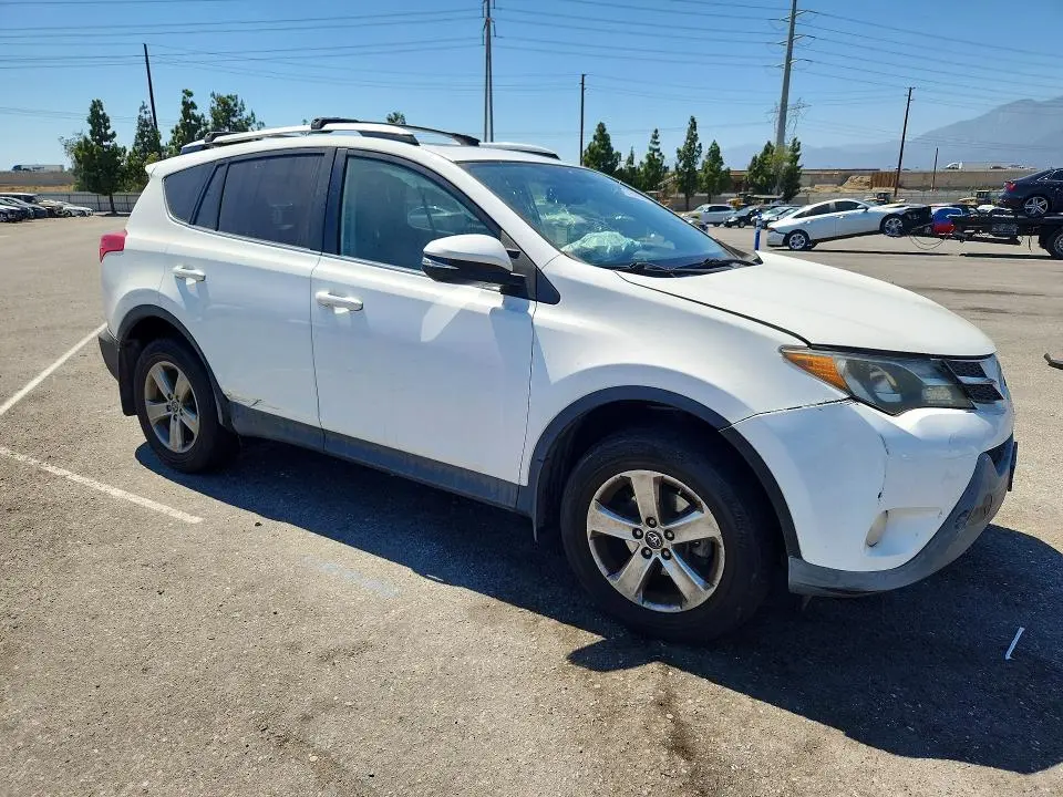 2015 TOYOTA RAV4 XLE  