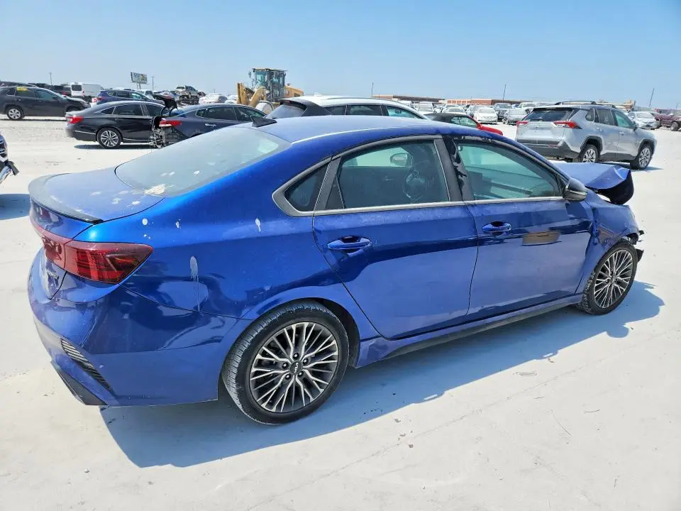 2024 KIA FORTE GT LINE  