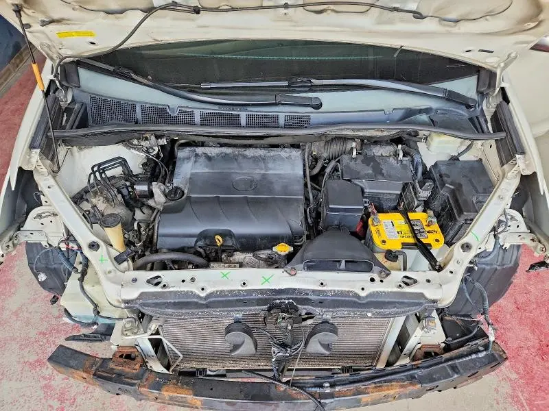 2015 TOYOTA SIENNA XLE 8-PASSENGER  