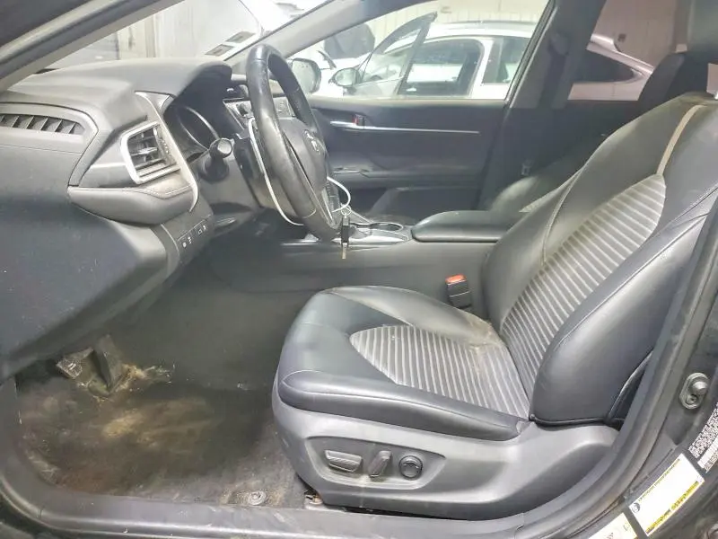 2018 TOYOTA CAMRY SE  