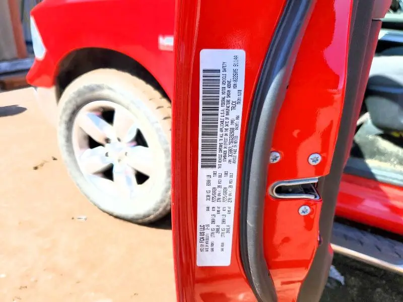 2016 RAM 1500 SLT  