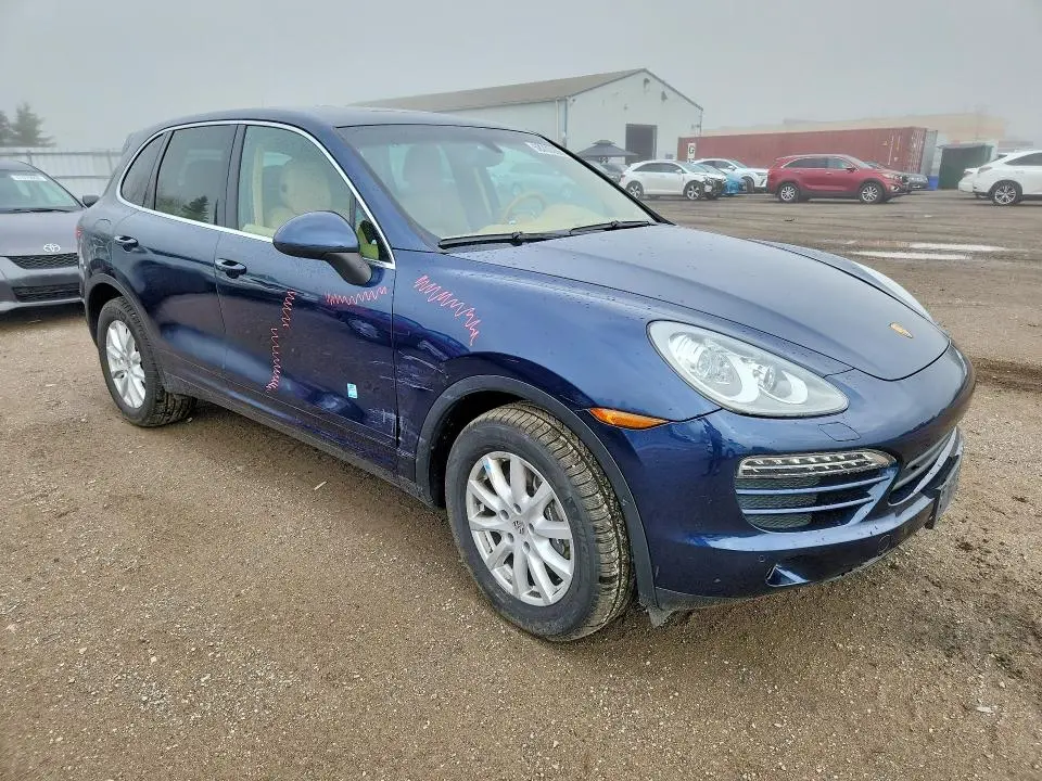 2013 PORSCHE CAYENNE   