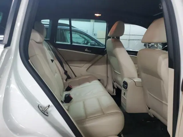 2014 VOLKSWAGEN TIGUAN S  