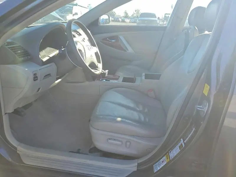 2011 TOYOTA CAMRY XLE  