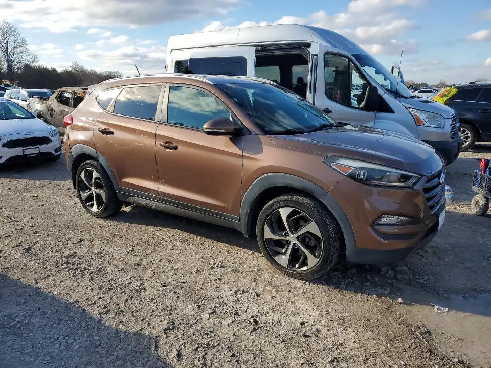 2016 HYUNDAI TUCSON SPORT  