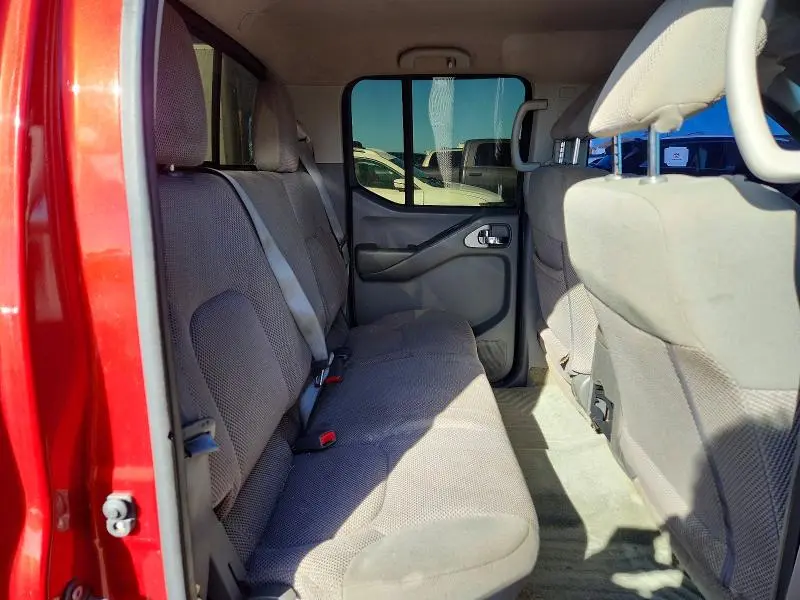 2016 NISSAN FRONTIER SV  