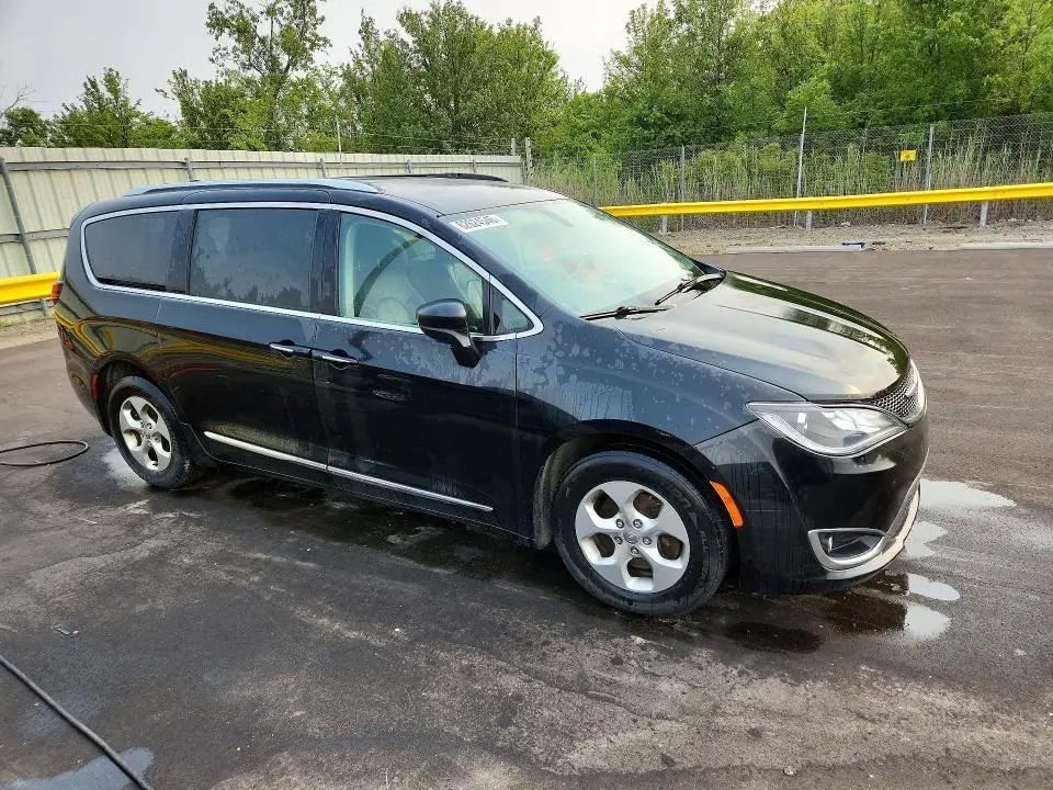 2017 CHRYSLER PACIFICA TOURING L PLUS  
