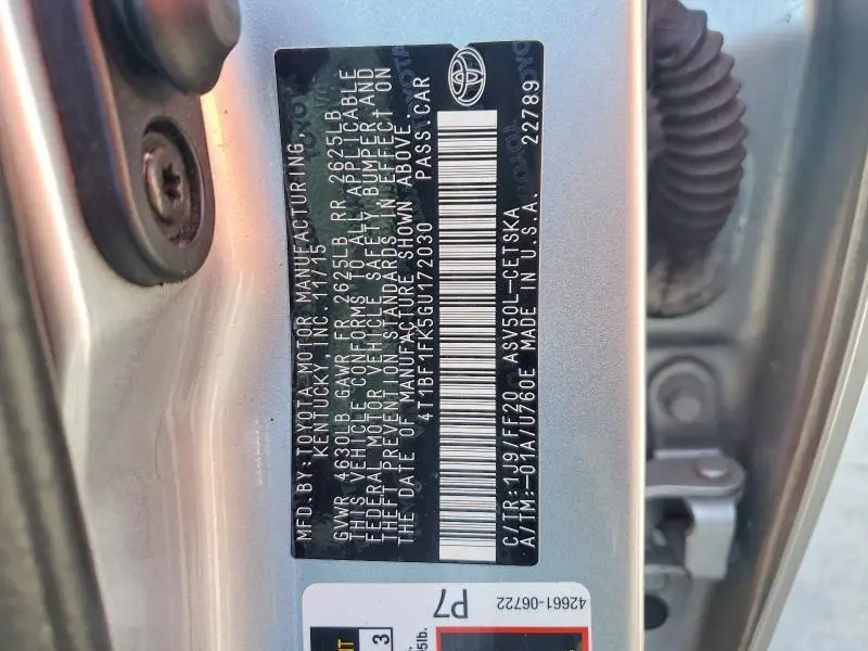 2016 TOYOTA CAMRY SE  