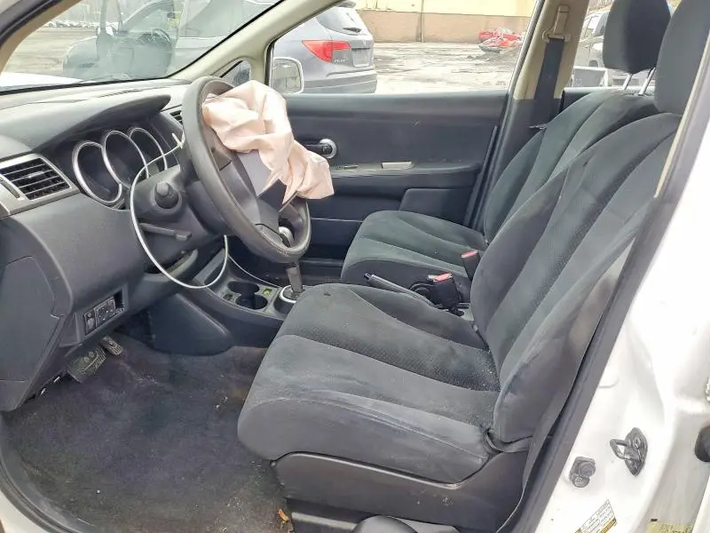 2011 NISSAN VERSA 1.8 S  