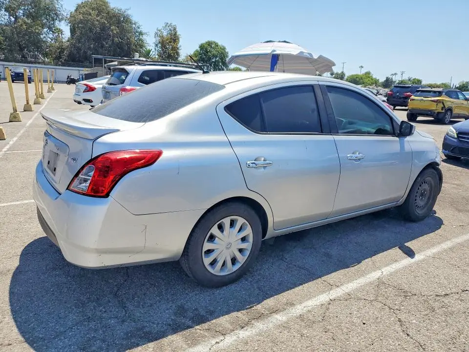 2019 NISSAN VERSA SV  
