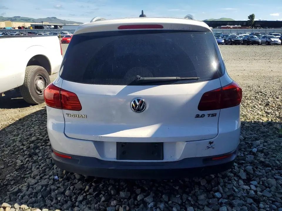 2013 VOLKSWAGEN TIGUAN S  