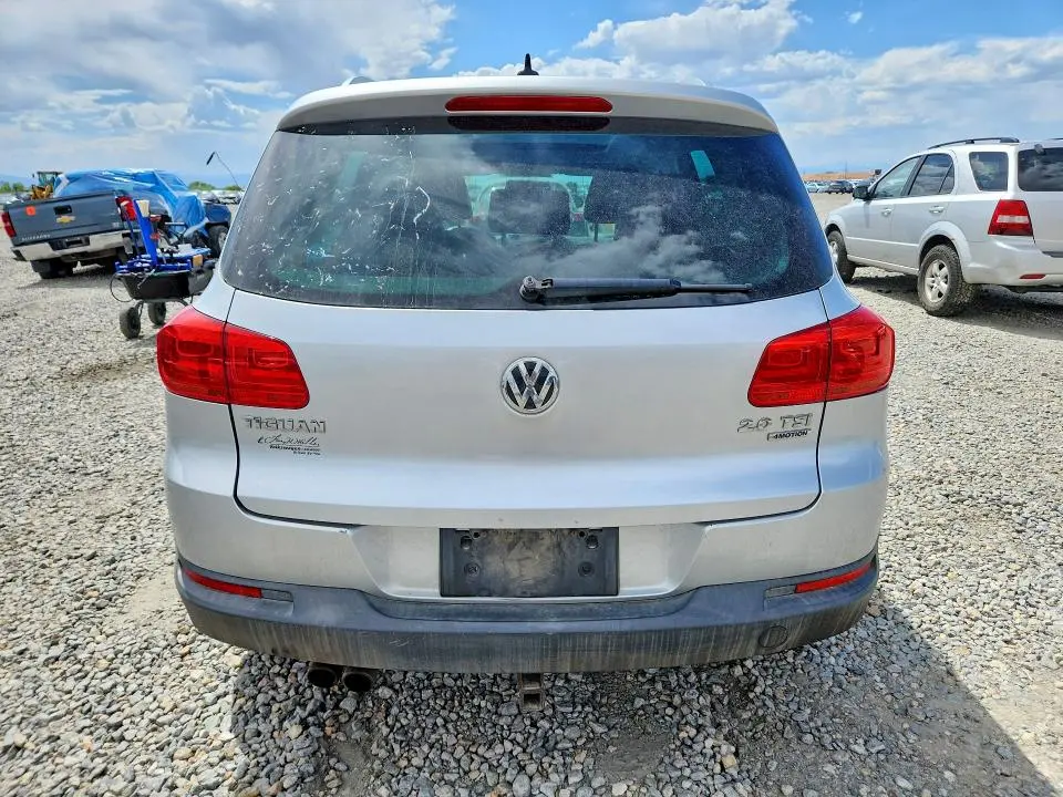 2013 VOLKSWAGEN TIGUAN S  