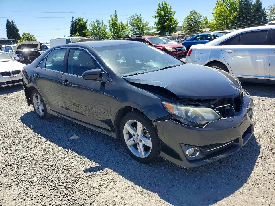2013 TOYOTA CAMRY SE  