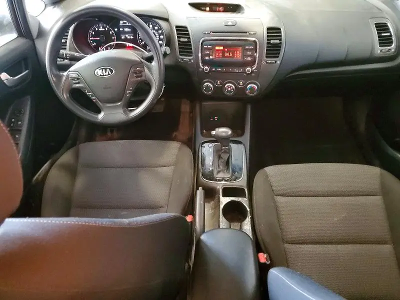 2017 KIA FORTE LX  