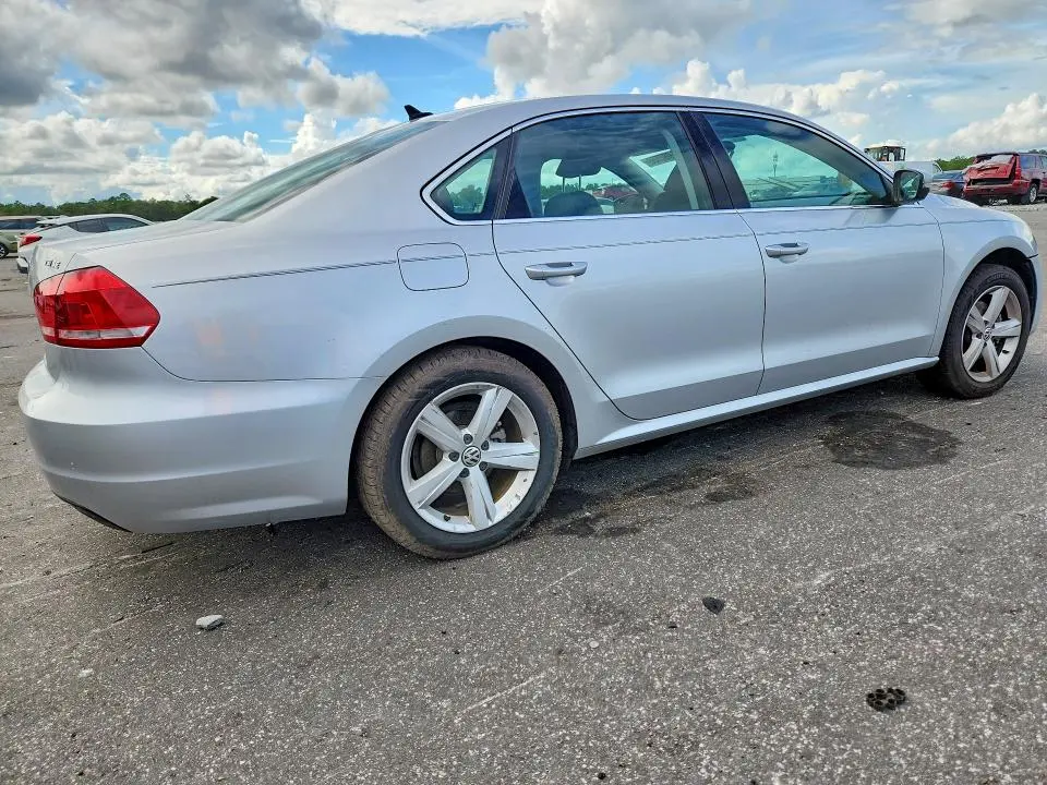 2014 VOLKSWAGEN PASSAT SE  