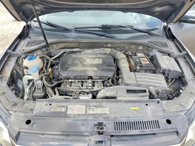 2015 VOLKSWAGEN PASSAT S  