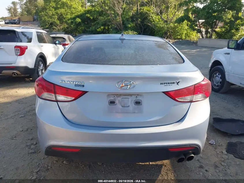 2013 HYUNDAI ELANTRA GS